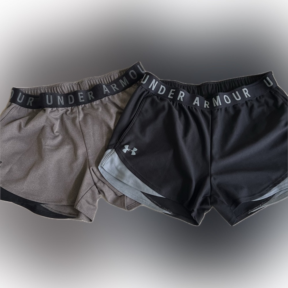 Hotty-hot lot of 2 adorable low rise Under Armour shorts detailed side pockets M